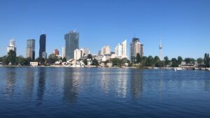 Kräftemessen geht weiter – perfekte Bedingungen auf der Alten Donau bei der Vienna Rowing Challenge 2026